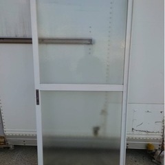 中古店舗用ドア アルミ引き戸 立山アルミ 枠なし 勝手口 ホワイト DIY 倉庫 物置 小屋作り★S0228Zの画像