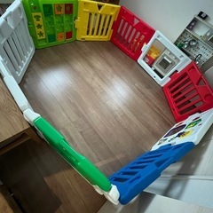 はらぺこあおむし＋4つ(透明版あり)組み立てベビーサークル