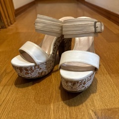 Sサイズ　レースがかわいい厚底サンダル