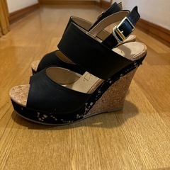 Mサイズ 厚底サンダルの画像