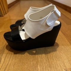 Mサイズ かわいい厚底サンダルの画像