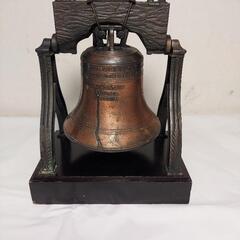 ★自由の鐘　200周年　1776～1976　LIVERTY　 BELL/USA　◎◎◎鐘を前後すると、綺麗な鐘の音が鳴ります◎◎◎の画像