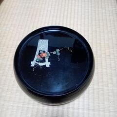 漆器　菓子入れ？