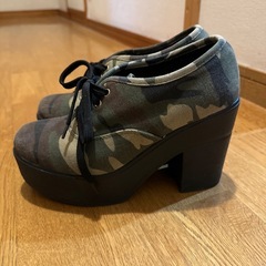 Lサイズ　迷彩柄　厚底ブーツの画像