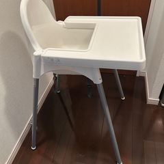 IKEAのテーブル付き椅子
の画像