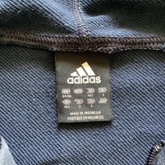 【美品Used！】メンズ　adidas アディダス　スウェット　フルジッパー　パーカー　Sサイズ　長袖　フード付き　ビンテージの画像