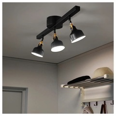 IKEAスポットライト照明の画像