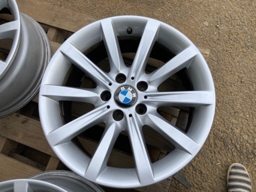 車のパーツ タイヤ、ホイール
