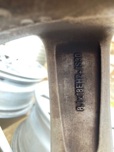 車のパーツ タイヤ、ホイール