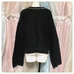 ꒰GU꒱フレアスリーブ パール調 ニット 黒 セーター LLサイズOKの画像