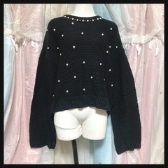 ꒰GU꒱フレアスリーブ パール調 ニット 黒 セーター LLサイズOKの画像