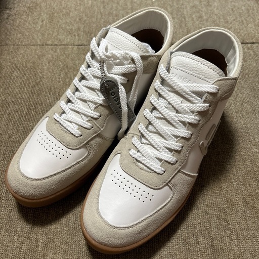 viaSANGACIOのハイカットスニーカー