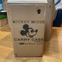 ミッキーマウスキャリーバッグの画像