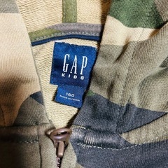 160cm GAPパーカー、PUMAトレーナーの画像