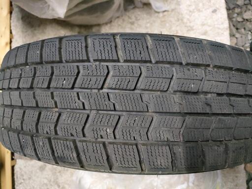 スタッドレスタイヤ　2021年　アルミホイール付き
