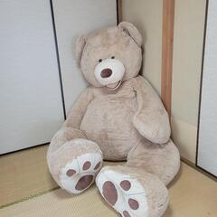 大きなくまのぬいぐるみの画像