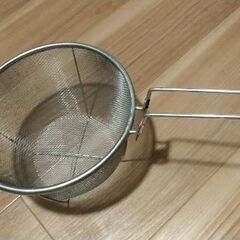 柄つきザル