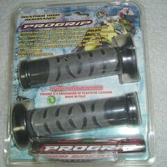 新品 PROGRIP(プログリップ) バイク用 グリップ ハンドル径L＝φ22､R＝φ25振動吸収ゲル付 エンド貫通 の画像