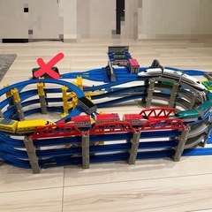 トミカ　プラレール　4段ループ　新幹線×4台付き　　　の画像