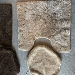 2色セット¥1000  モリスカバー¥100セット　トイレマット(焦茶)などの画像