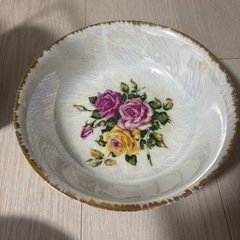 お花柄のお皿