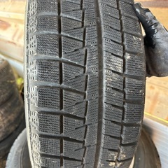 215 /  60 R16の画像