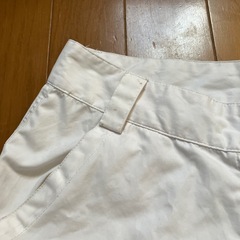メンズハーフパンツ白の画像