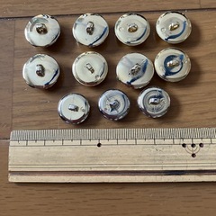 金ボタン11個の画像