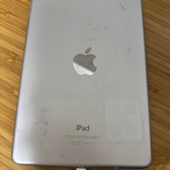 iPad mini 4 32GB ジャンク　表面割れありの画像