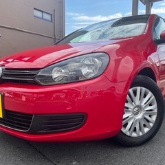 低走行4万キロ台‼️月々1.1万円〜分割可‼️車検2年付き☆VW ゴルフ☆低燃費と優れた走行性能☆HDDナビ付き☆走行中DVD見れます☆ETC付き☆バックカメラも赤♡ドライブレコーダー付きのフル装備☆情熱の赤☆超低走行☆長〜く乗れます❗️の画像