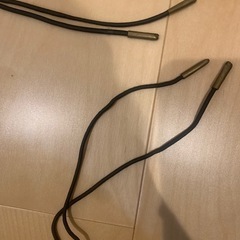 紐付きパンプスの画像
