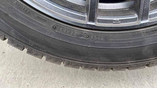 【受け渡し決定】最終　スタッドレスタイヤ　ホイール付　18インチ