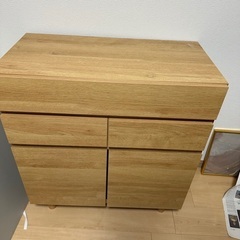 木製キャビネット棚の画像