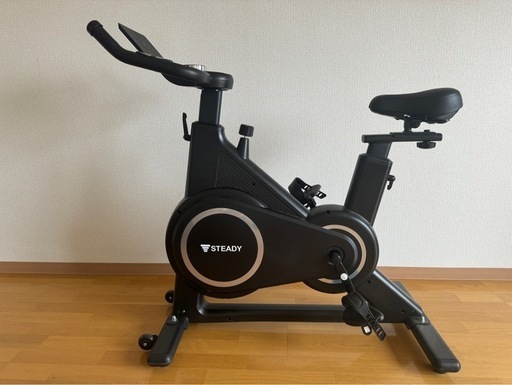 スピンバイク Plus 静音 フィットネスバイク Zwift Kinomap 対応 Bluetooth 接続 家庭用 エアロ バイク 室内 トレーニング 筋トレ 自転車 ダイエット 連続120分 負荷調整 組立簡単 心拍数 消費カロリー STEADY