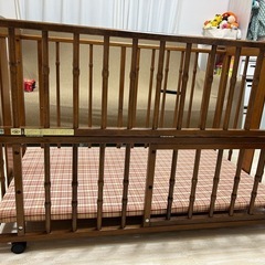 マットレス付きベビーベッド　の画像