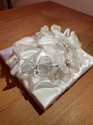 ☆美品☆ヘアアクセサリー　ウェディング