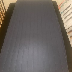 【ニトリ】　シングルベット　脚付き