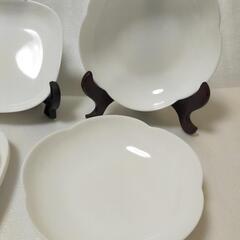 【新品4枚含む9枚】ヤマザキ白いお皿9枚セット ヤマザキ春のパンまつり フランス製 強化ガラスの画像