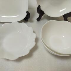 【新品4枚含む9枚】ヤマザキ白いお皿9枚セット ヤマザキ春のパンまつり フランス製 強化ガラスの画像