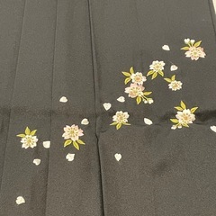 お値下げ中‼️美品❗️卒業袴　桜柄　黒 　の画像