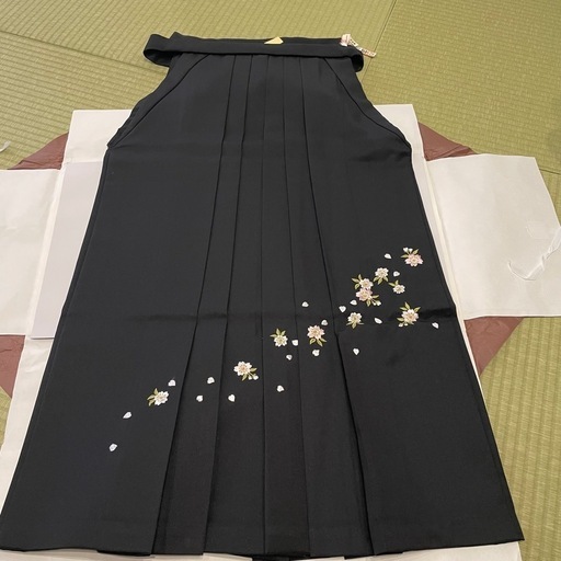 お値下げ中‼️美品❗️卒業袴　桜柄　黒