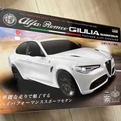 アルファロメオ　ジュリア　クアドリフォリオ　ラジコン