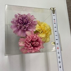 新品未使用　お好きな髪飾り1点500円でお譲りします。の画像