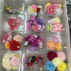 新品未使用　お好きな髪飾り1点500円でお譲りします。
