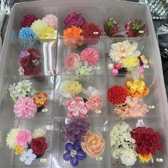 新品未使用　お好きな髪飾り1点500円でお譲りします