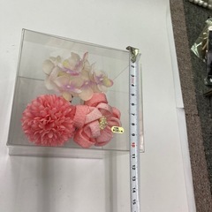 新品未使用　お好きな髪飾り1点500円でお譲りします。の画像