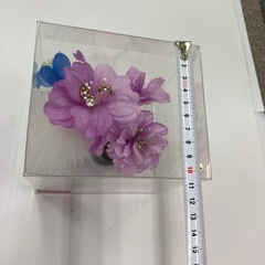 新品未使用　お好きな髪飾り1点500円でお譲りします。の画像