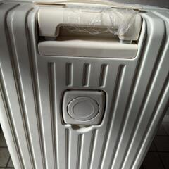 キャリーケースMサイズの画像