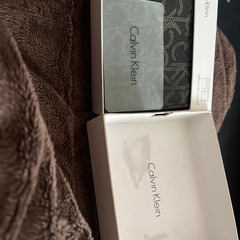 
他にも色々出品中。CK財布。