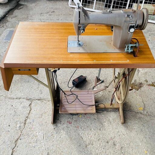【❗️✨レトロ品✨❗️】リッカーbrotherミシン台付きミシン